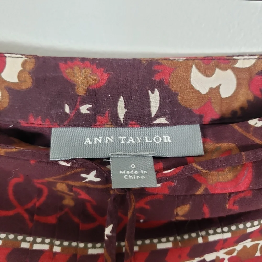 Ann Taylor a-line cotton, pleated skirt J24